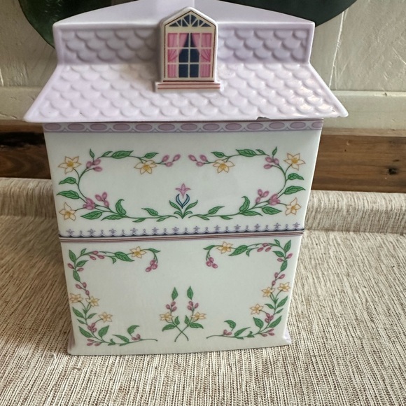 Lenox Spice Village Floral Coffee Canister with Purple Roof - Picture 8 of 10